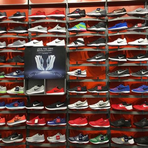 champs sports shoes boca raton.